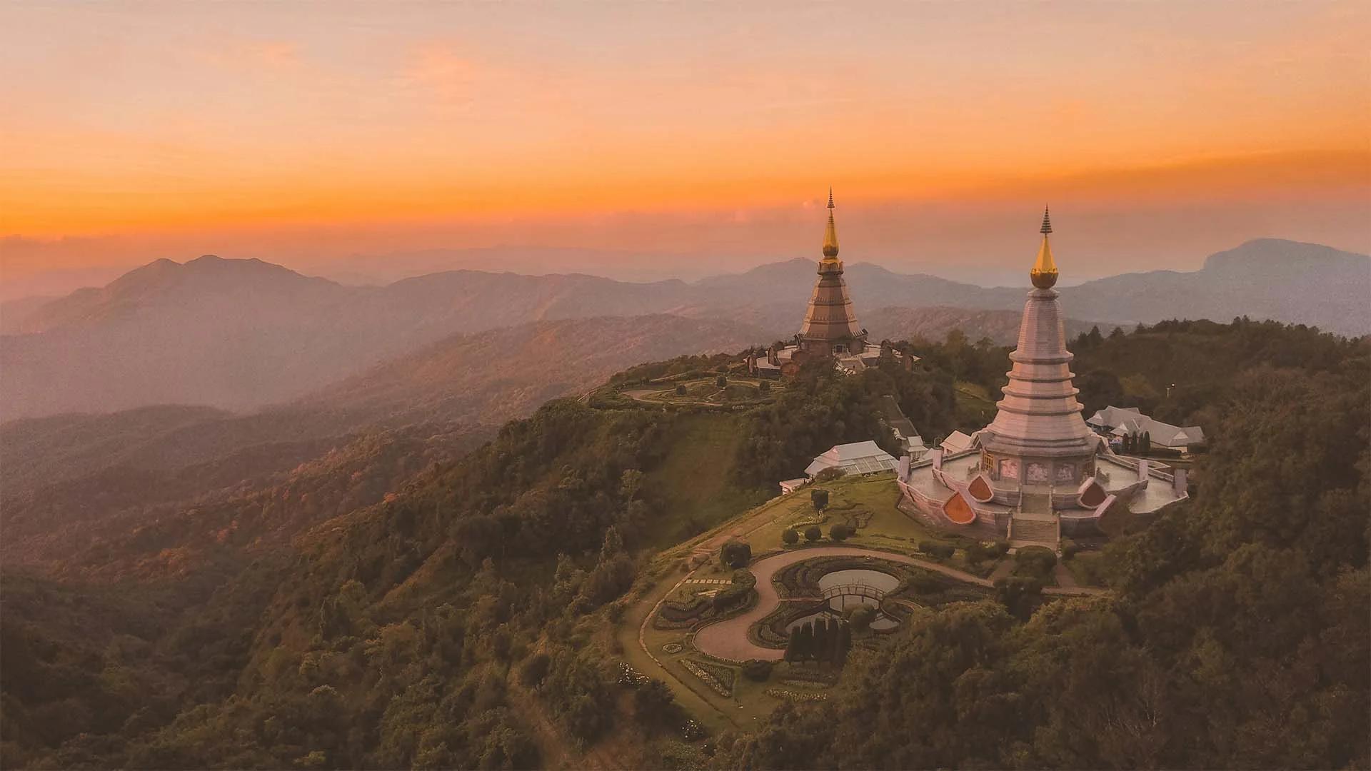 Persona in posa con Empire State